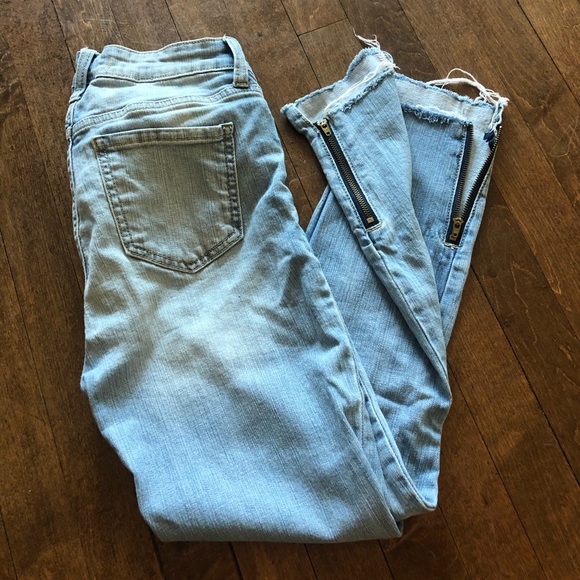 Light Ripped Jeans with Side Zippers - Picture 3 of 3